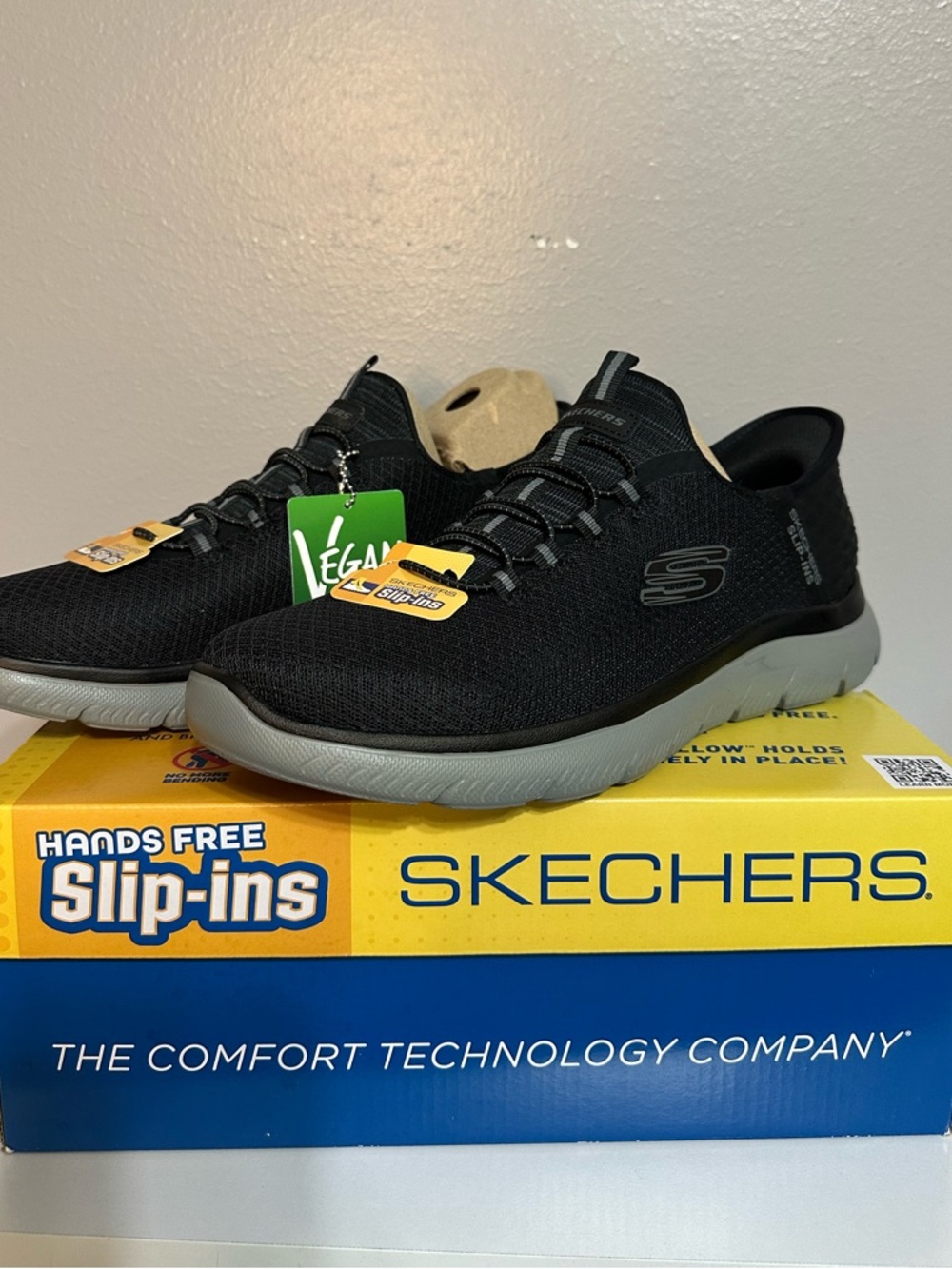 Skechers Men's Black and Gray Slip-On Athletic Sneakers